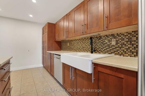 Photo 7 at 27 Danaher Drive, Nepean (Heritage Park), Ottawa