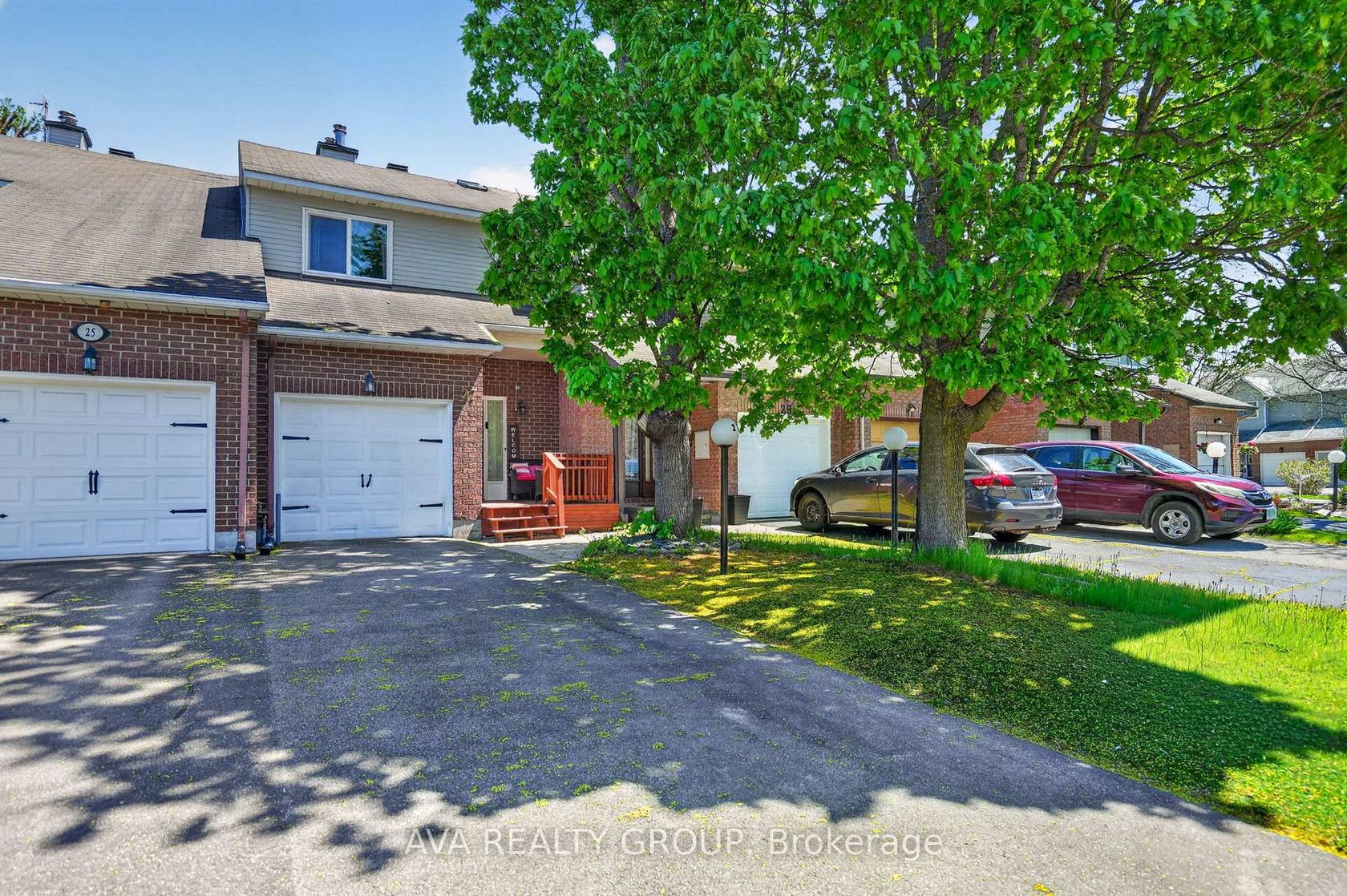 27 Danaher Drive, Nepean (Heritage Park), Ottawa 