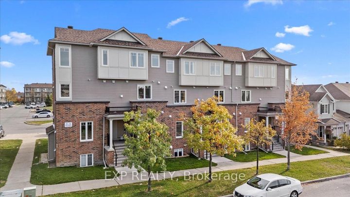 Photo 9 at 290 Espin Heights, Nepean (Stonebridge), Ottawa