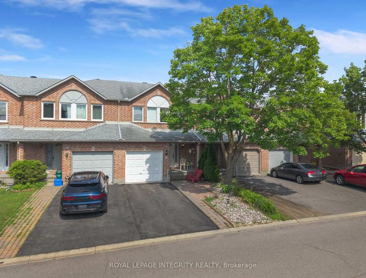 Photo 2 at 7 Westpointe Crescent, Nepean (Centrepointe), Ottawa