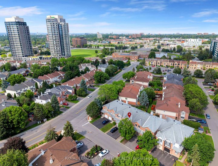 Photo 3 at 7 Westpointe Crescent, Nepean (Centrepointe), Ottawa