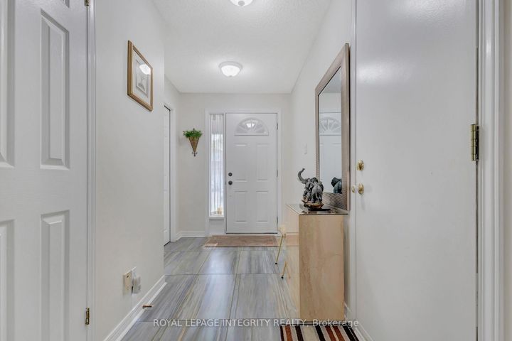 Photo 6 at 7 Westpointe Crescent, Nepean (Centrepointe), Ottawa