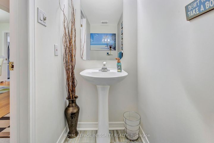 Photo 7 at 7 Westpointe Crescent, Nepean (Centrepointe), Ottawa