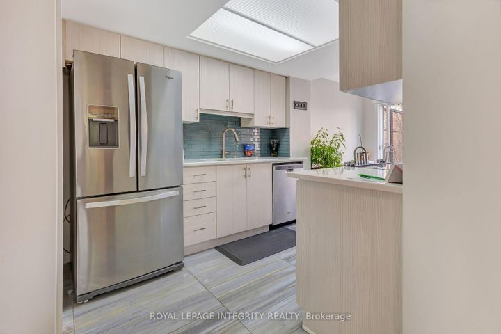 Photo 13 at 7 Westpointe Crescent, Nepean (Centrepointe), Ottawa