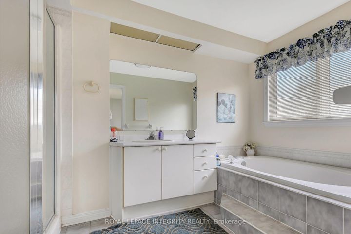 Photo 20 at 7 Westpointe Crescent, Nepean (Centrepointe), Ottawa