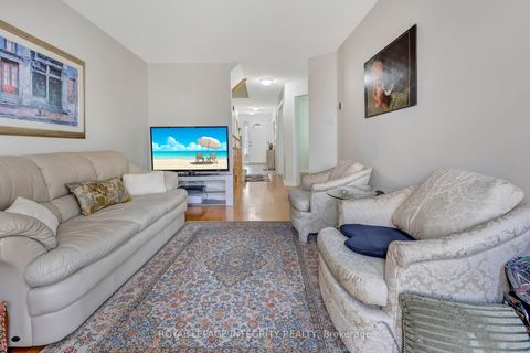 Photo 9 at 7 Westpointe Crescent, Nepean (Centrepointe), Ottawa