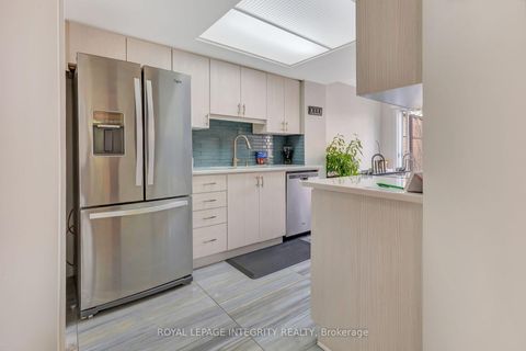 Photo 13 at 7 Westpointe Crescent, Nepean (Centrepointe), Ottawa