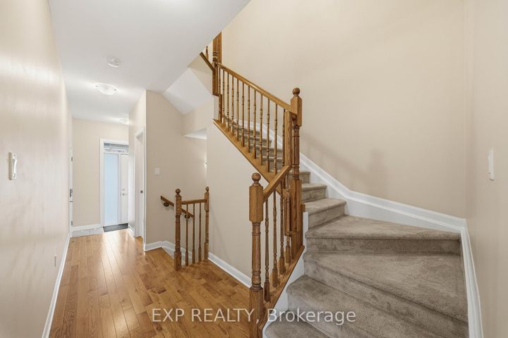 Photo 11 at 222 Geyser Place, Nepean (Hearts Desire), Ottawa