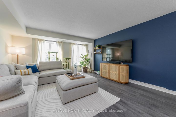 Photo 5 at 573B Chapman Mills Drive, Nepean (Strandherd), Ottawa