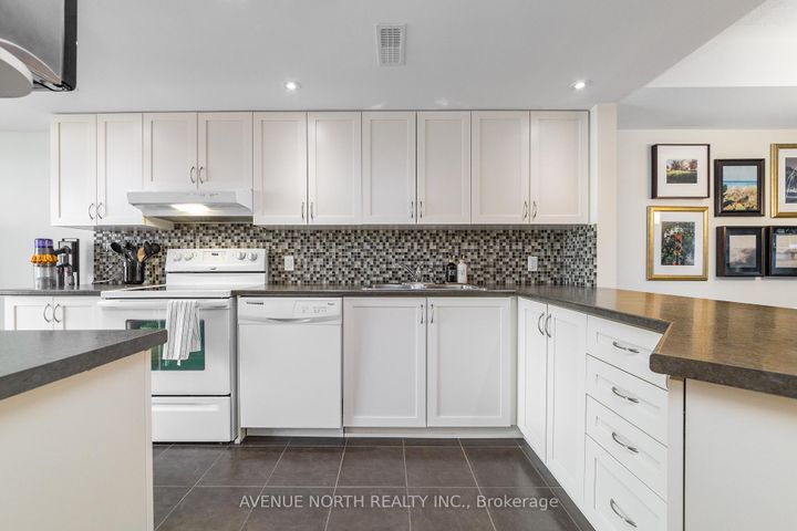 Photo 15 at 573B Chapman Mills Drive, Nepean (Strandherd), Ottawa