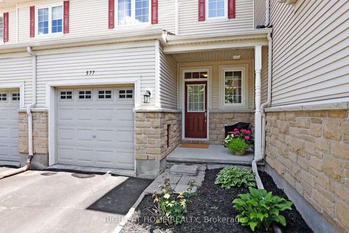 Photo 1 at 577 Ashbourne Crescent, Nepean (Stonebridge), Ottawa