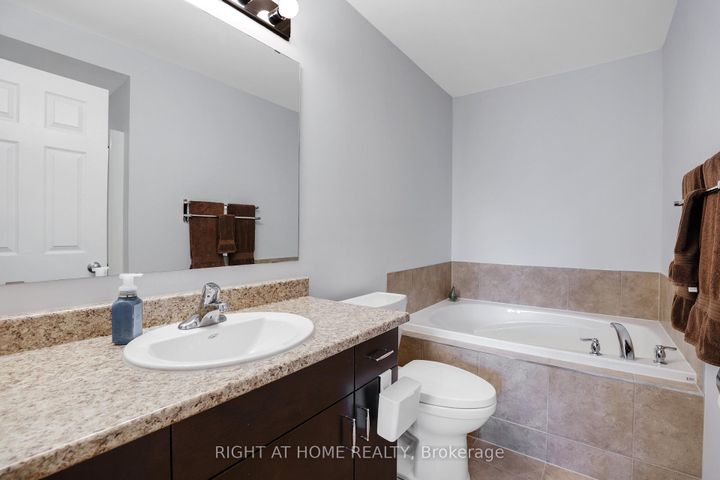 Photo 17 at 577 Ashbourne Crescent, Nepean (Stonebridge), Ottawa