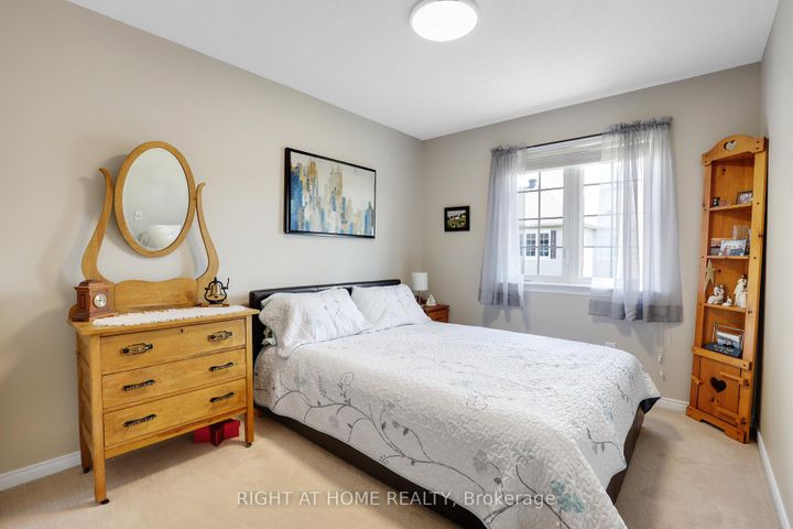 Photo 18 at 577 Ashbourne Crescent, Nepean (Stonebridge), Ottawa