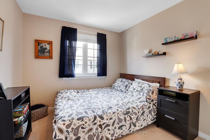 Photo 19 at 577 Ashbourne Crescent, Nepean (Stonebridge), Ottawa