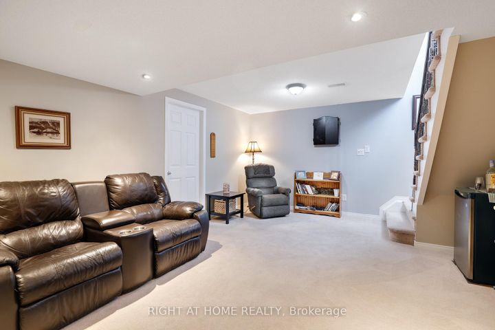 Photo 22 at 577 Ashbourne Crescent, Nepean (Stonebridge), Ottawa