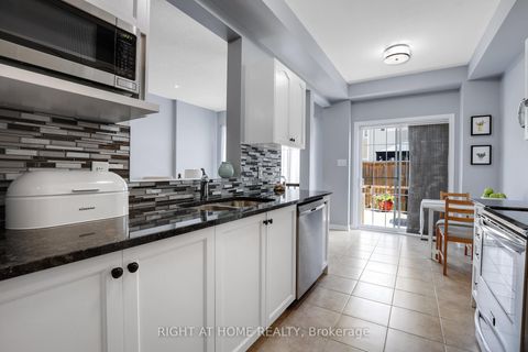 Photo 10 at 577 Ashbourne Crescent, Nepean (Stonebridge), Ottawa