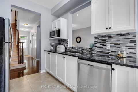 Photo 12 at 577 Ashbourne Crescent, Nepean (Stonebridge), Ottawa