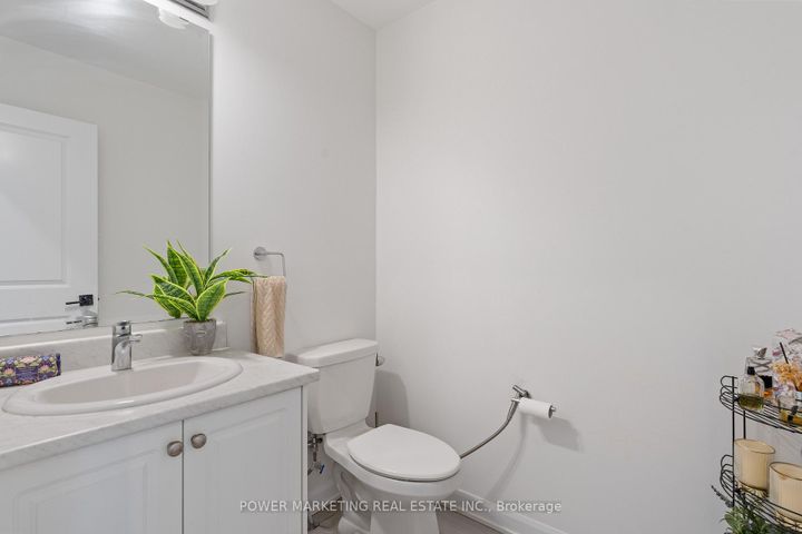 Photo 4 at 925 Athenry Court, Nepean (Half Moon Bay), Ottawa