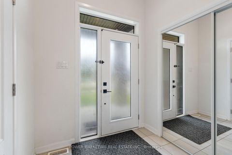 Photo 3 at 925 Athenry Court, Nepean (Half Moon Bay), Ottawa