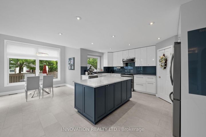 Photo 6 at 11 Bracewood Way, Nepean (Stonebridge), Ottawa