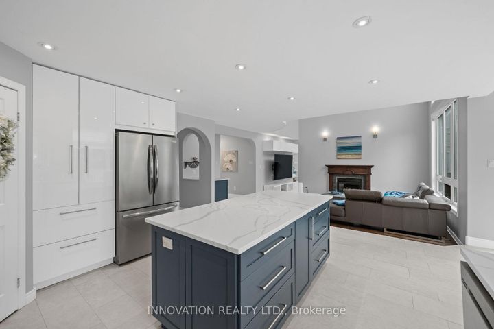 Photo 9 at 11 Bracewood Way, Nepean (Stonebridge), Ottawa