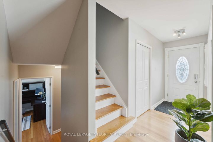 Photo 2 at 29 Pritchard Drive, Nepean (Manordale), Ottawa