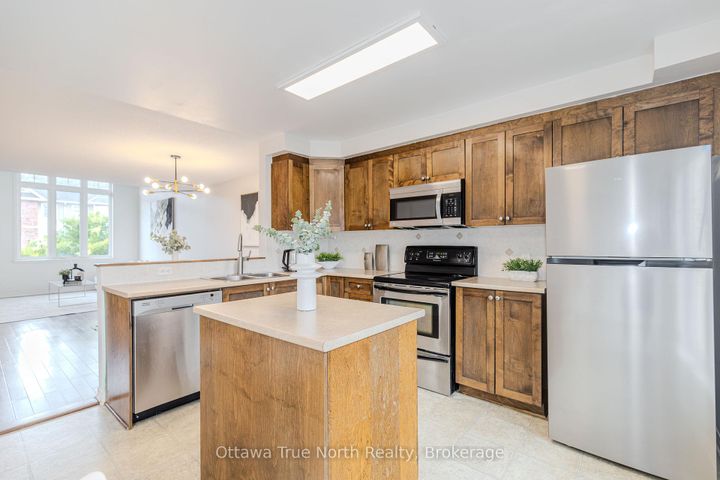 Photo 10 at 9 - 276 Keltie Private, Nepean (Longfields), Ottawa