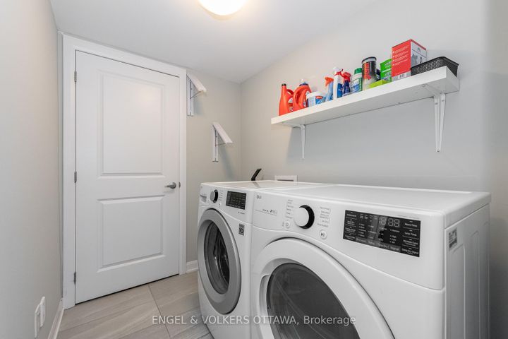 Photo 5 at 517 Galmoy Way, Nepean (Half Moon Bay), Ottawa