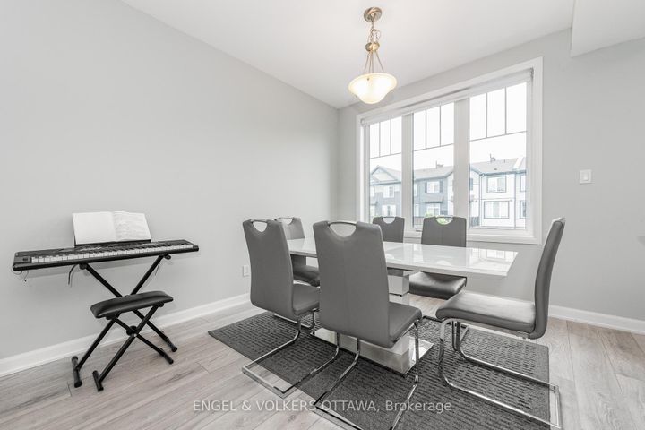 Photo 10 at 517 Galmoy Way, Nepean (Half Moon Bay), Ottawa