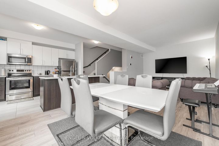 Photo 12 at 517 Galmoy Way, Nepean (Half Moon Bay), Ottawa