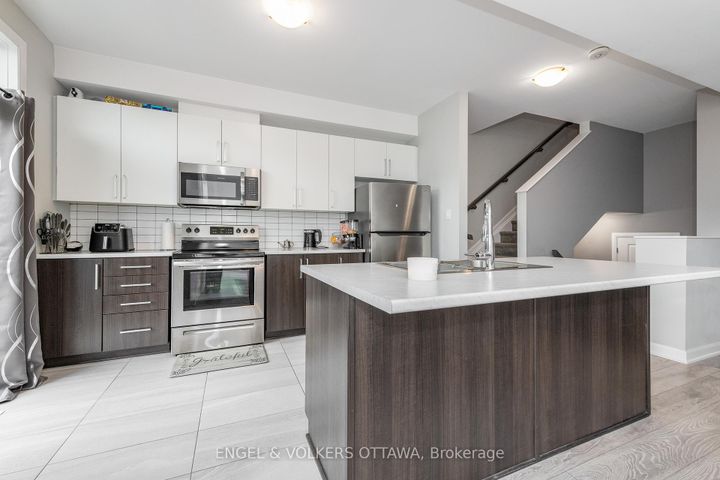 Photo 14 at 517 Galmoy Way, Nepean (Half Moon Bay), Ottawa