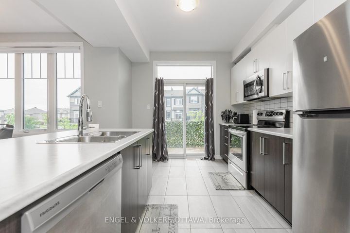 Photo 15 at 517 Galmoy Way, Nepean (Half Moon Bay), Ottawa