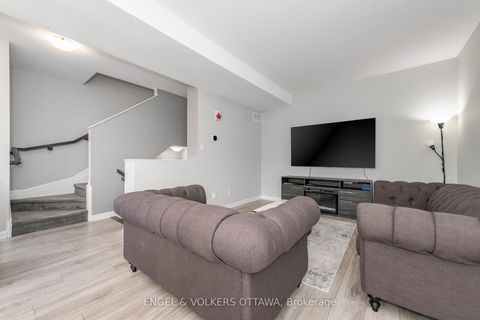 Photo 8 at 517 Galmoy Way, Nepean (Half Moon Bay), Ottawa
