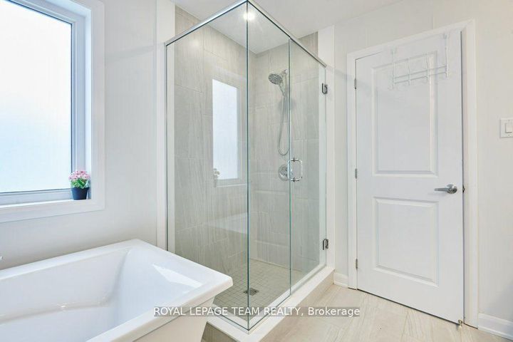 Photo 21 at 784 Cappamore Drive, Nepean (Half Moon Bay), Ottawa