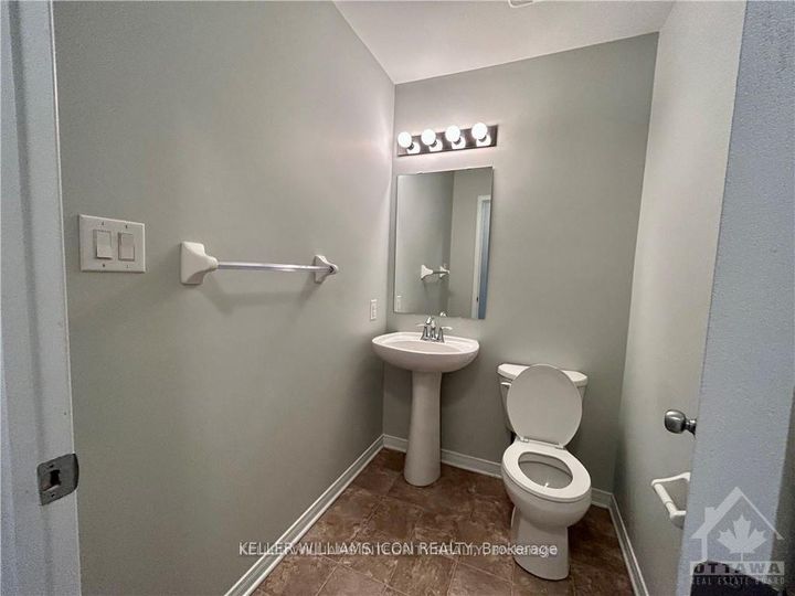 Photo 2 at 146 Urbancrest Private, Nepean (Stonebridge), Ottawa