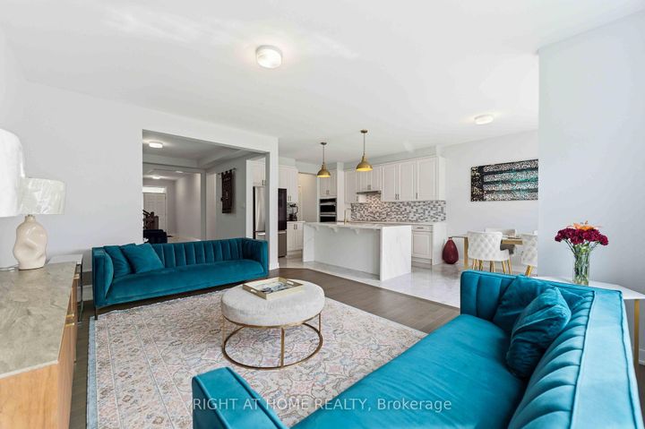 Photo 4 at 105 Alamo Street, Nepean (Half Moon Bay), Ottawa