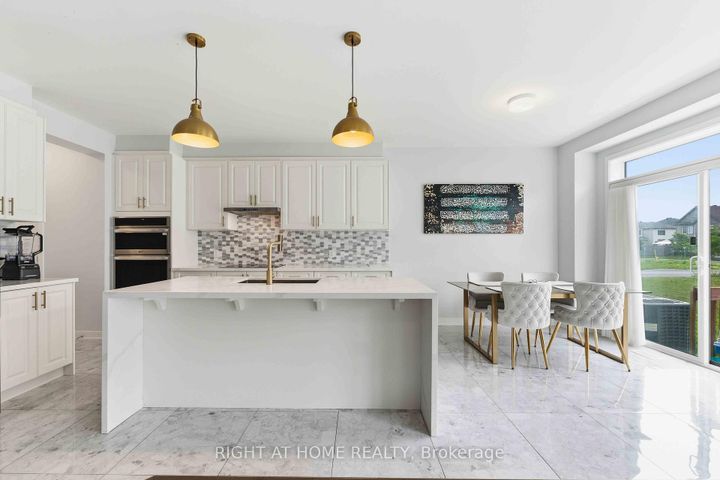 Photo 8 at 105 Alamo Street, Nepean (Half Moon Bay), Ottawa