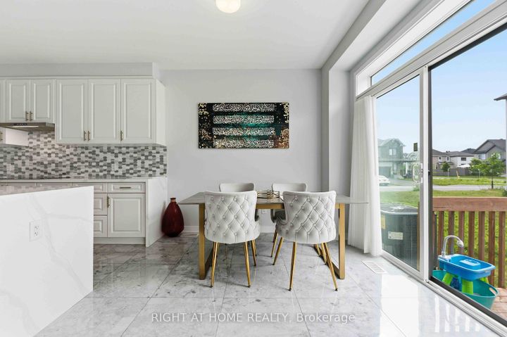 Photo 9 at 105 Alamo Street, Nepean (Half Moon Bay), Ottawa