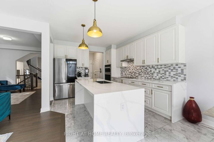 Photo 10 at 105 Alamo Street, Nepean (Half Moon Bay), Ottawa