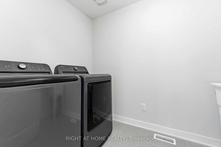 Photo 29 at 105 Alamo Street, Nepean (Half Moon Bay), Ottawa