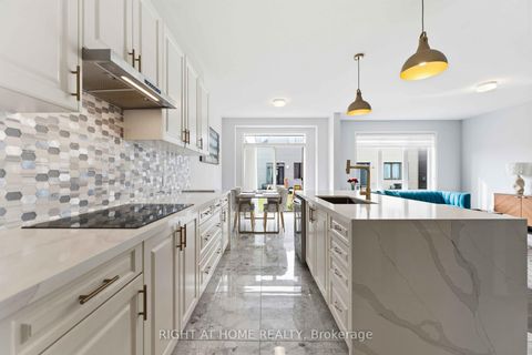 Photo 14 at 105 Alamo Street, Nepean (Half Moon Bay), Ottawa