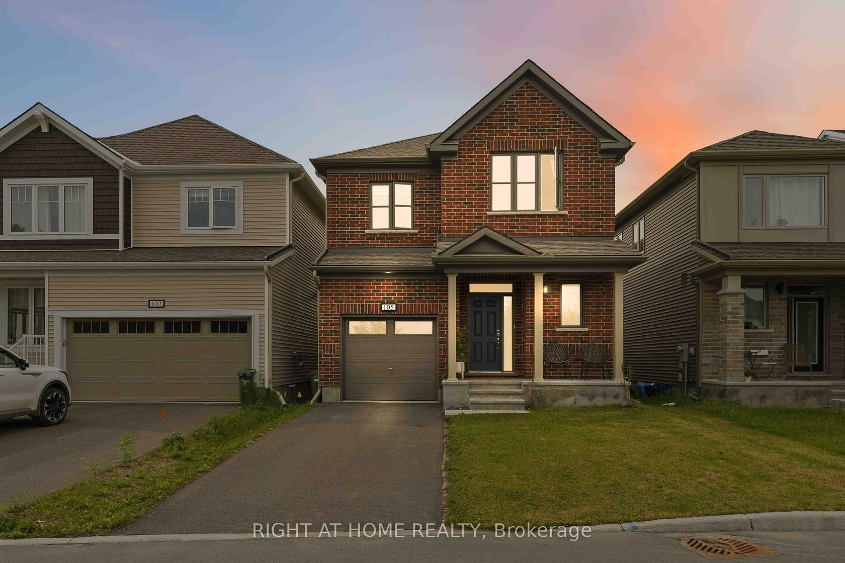 105 Alamo Street, Nepean (Half Moon Bay), Ottawa 