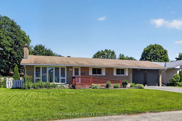 Photo 1 at 13 Dorland Crescent, Nepean (Lynwood Village), Ottawa