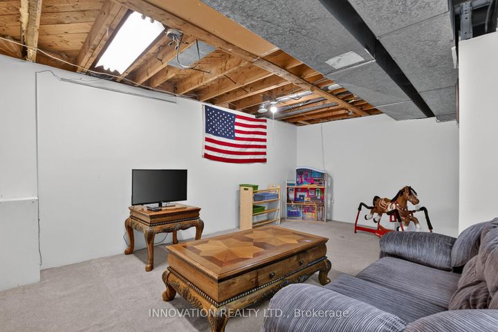 Photo 31 at 13 Dorland Crescent, Nepean (Lynwood Village), Ottawa