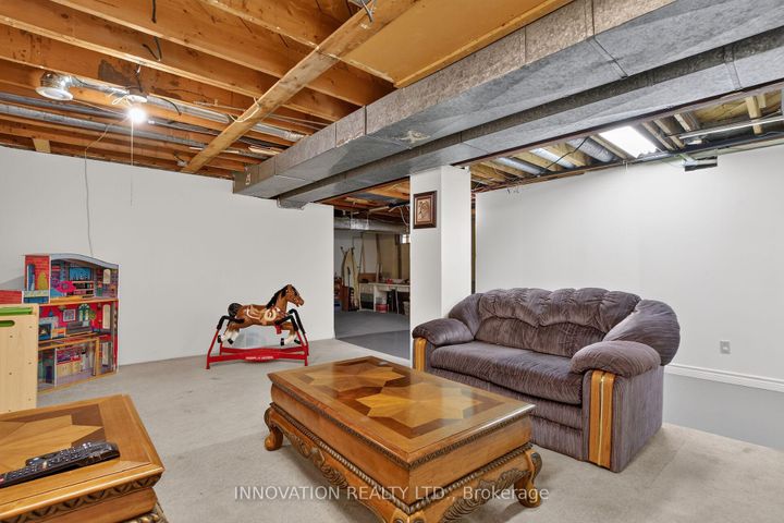 Photo 32 at 13 Dorland Crescent, Nepean (Lynwood Village), Ottawa