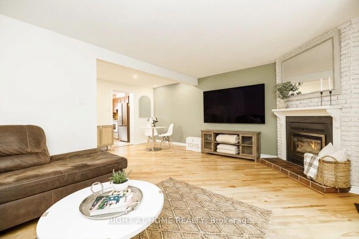 Photo 9 at 30 Berkshire Way, Nepean (Pheasant Run), Ottawa