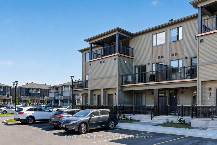 Photo 1 at 218 Parnian Private, Nepean (Half Moon Bay), Ottawa