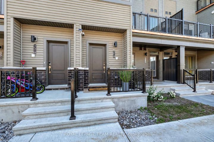 Photo 3 at 218 Parnian Private, Nepean (Half Moon Bay), Ottawa