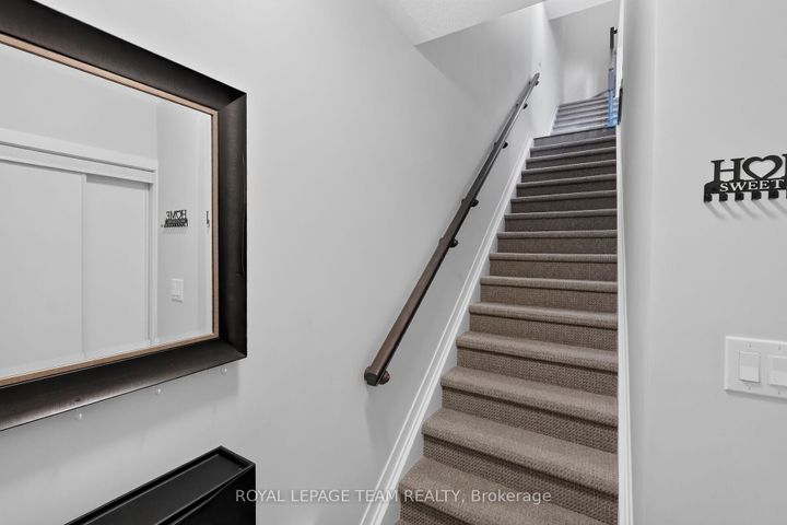 Photo 6 at 218 Parnian Private, Nepean (Half Moon Bay), Ottawa