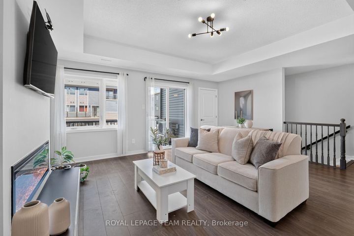 Photo 10 at 218 Parnian Private, Nepean (Half Moon Bay), Ottawa